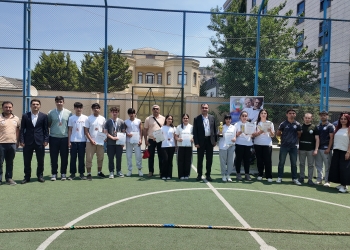 Məktəblər arasında turnir keçi...