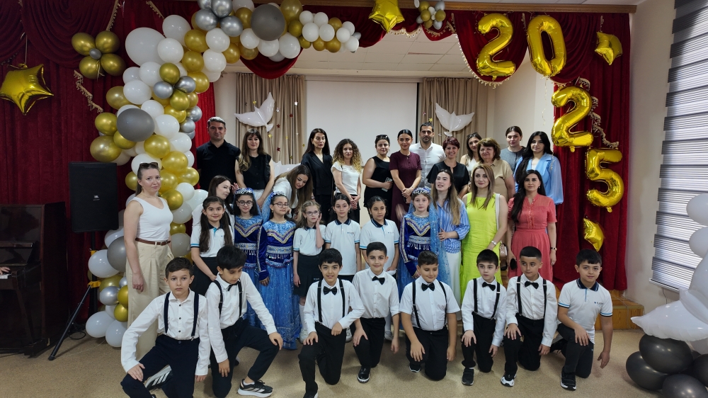 Uşaqlar məktəb həyatının ilk mərhələsinin sonunu qeyd etdilər