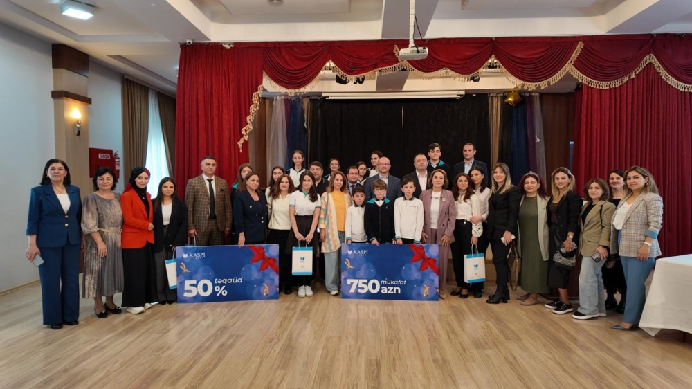 Şagirdlərin təltifetmə mərasimi keçirilib