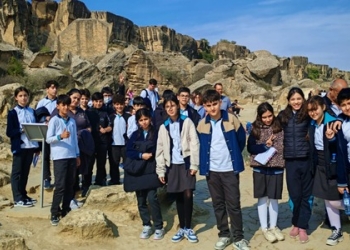 6-cı siniflərin Qobustan səyah...