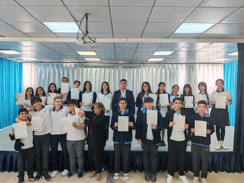 Şagirdlər sertifikatlarla təltif olundular