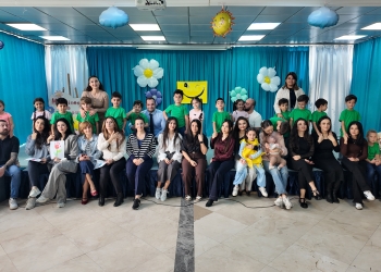 “Happy” mahnısı uşaqların ifas...