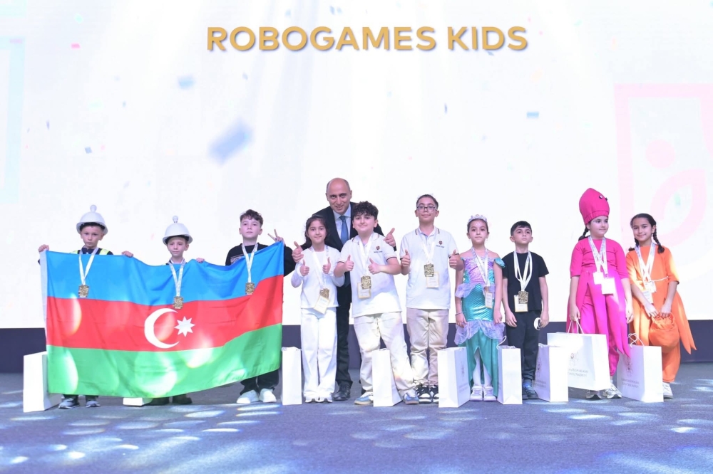 Kaspi Bakıxanov liseyinin şagirdləri Robokids kateqoriyasında ən yüksək nəticələr qazanıblar.  