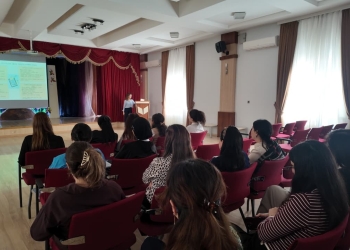 Təlim zamanı kiçik yaşlı şagirdlərdə məsuliyyət, özünüidarə və sosial-emossional bacarıqların inkişafı ilə bağlı pozitiv yanaşmalar təqdim olunub