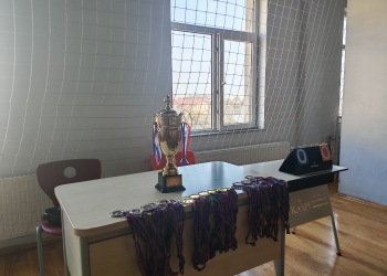 Kaspi Liseyləri arasında gərgin idman mübarizəsi şəraitində keçən yarışda  komandalar çempion adı və kubok uğrunda mübarizə aparıblar.