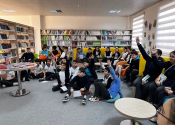 Liseydə kitab təqdimatı keçiri...