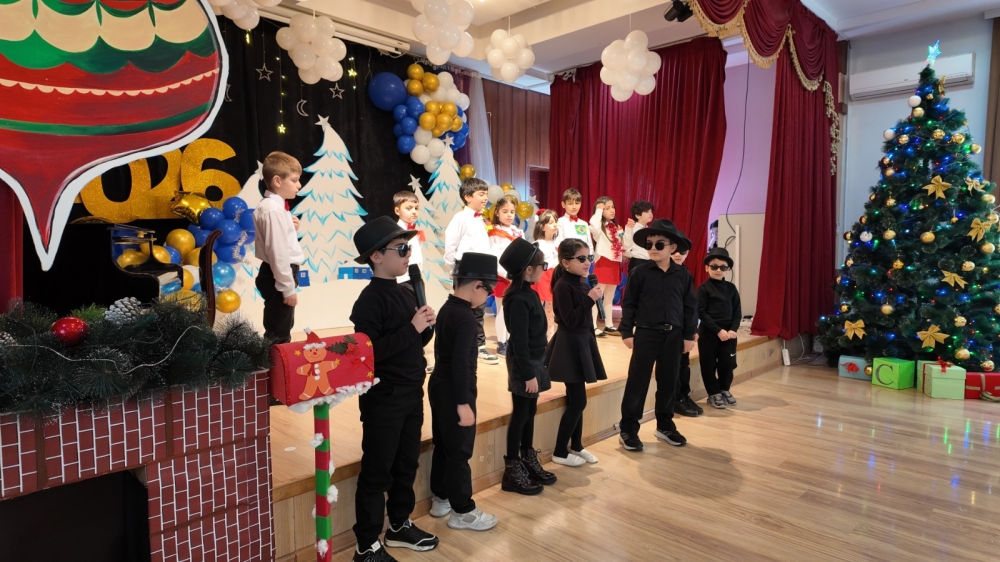 Liseyin balaca şagirdləri üçün Yeni il şənliyi
