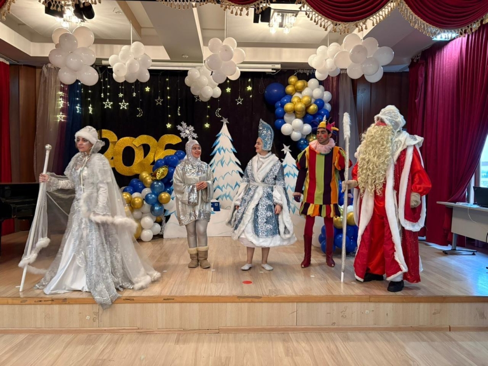 Şaxta baba və Qar qızla sehrli aləmə səyahət