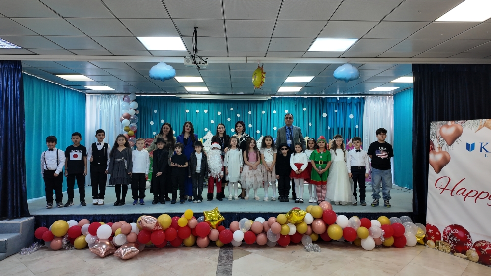 Şagirdlər Yeni İli qeyd ediblər