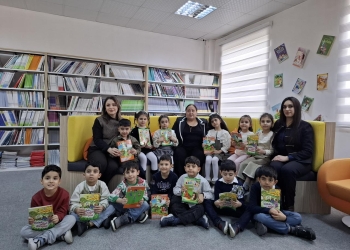 Məktəbəqədər qrupun yazıçı ilə...