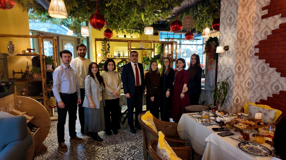 Yarımilin yekunlarına həsr olunan komanda görüşü